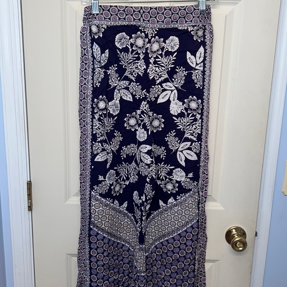 small flowy navy/purple wide leg patterned pants